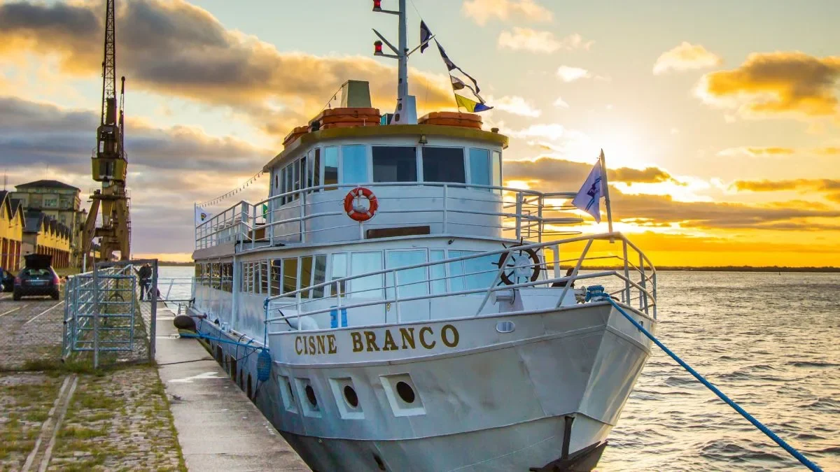 City tour meio turno com café a tarde e jantar com vinhos e cachaças gaúchas